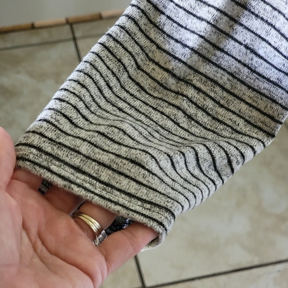 Chico's Gray with Black Stripes Pullover Top Women's Size 3 (Size 16) - Picture 4 of 8